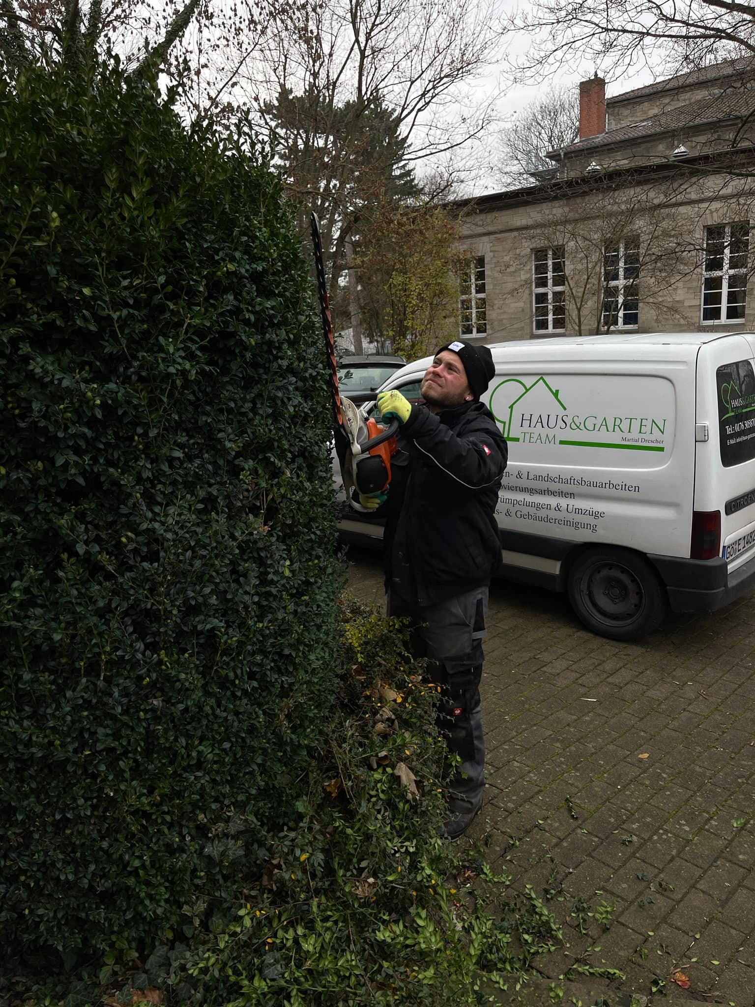 Gartenarbeiten in Göttingen — aufgeräumter Garten nach Grünschnitt